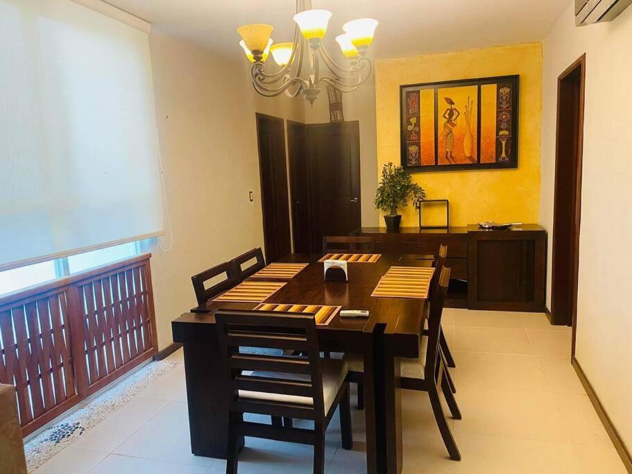 Lovely 3 Bedroom Condo With Pool Істапа Екстер'єр фото